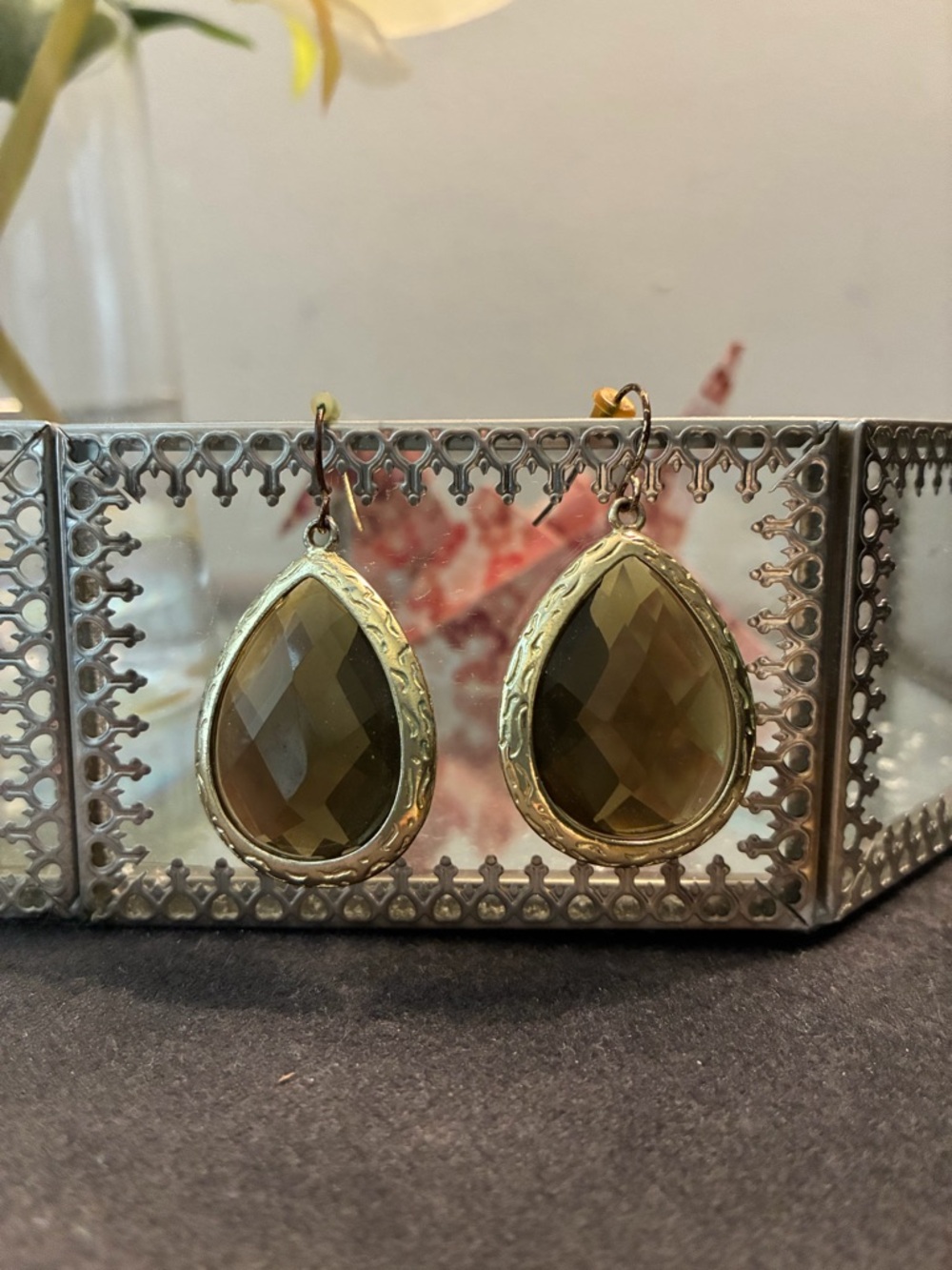 Francesca's Collections Gold /Dark Grey Translucent Faceted Teardrop Earrings